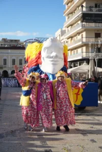 Το Πατρινό Καρναβάλι στα καλύτερά του: Δείτε πολλές ΦΩΤΟ από τη μεγάλη παρέλαση της Κυριακής
