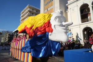 Το Πατρινό Καρναβάλι στα καλύτερά του: Δείτε πολλές ΦΩΤΟ από τη μεγάλη παρέλαση της Κυριακής