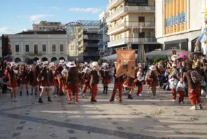 Το Πατρινό Καρναβάλι στα καλύτερά του: Δείτε πολλές ΦΩΤΟ από τη μεγάλη παρέλαση της Κυριακής