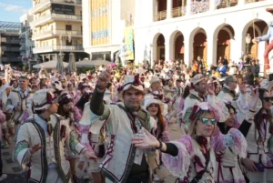 Το Πατρινό Καρναβάλι στα καλύτερά του: Δείτε πολλές ΦΩΤΟ από τη μεγάλη παρέλαση της Κυριακής