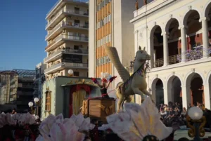 Το Πατρινό Καρναβάλι στα καλύτερά του: Δείτε πολλές ΦΩΤΟ από τη μεγάλη παρέλαση της Κυριακής