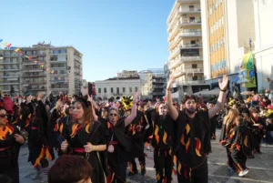 Το Πατρινό Καρναβάλι στα καλύτερά του: Δείτε πολλές ΦΩΤΟ από τη μεγάλη παρέλαση της Κυριακής