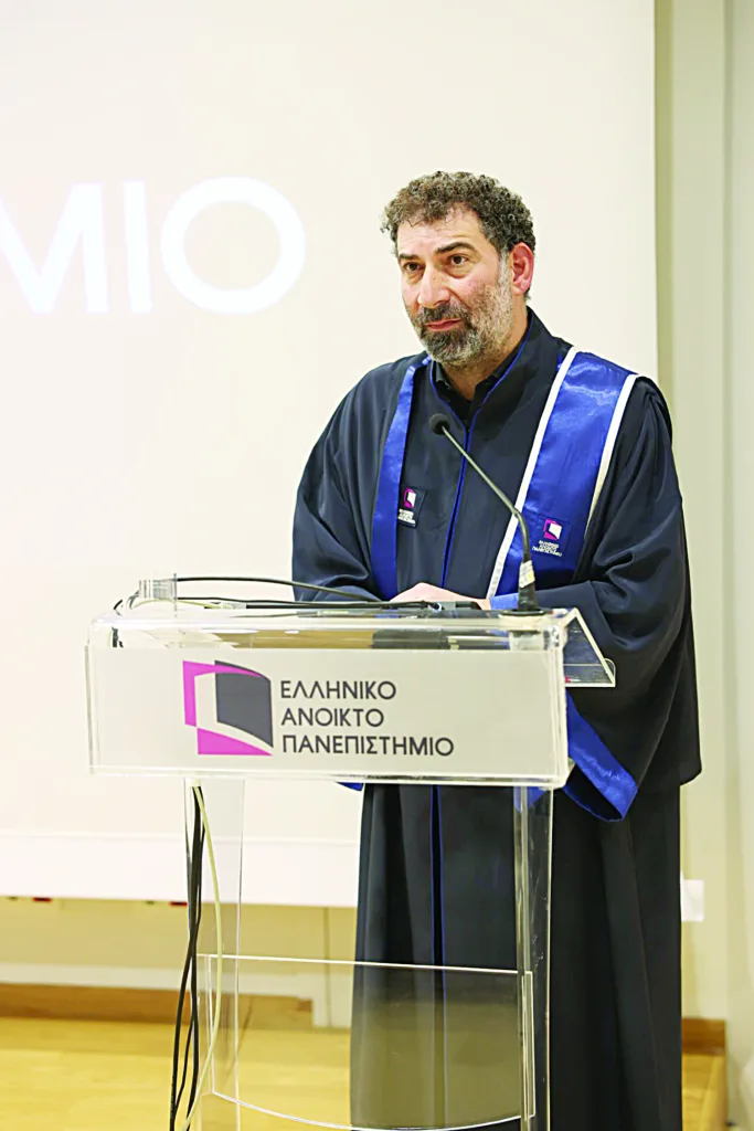 Επιτιμοποίηση του σκηνοθέτη-σεναριογράφου Γιάννη Οικονομίδη από το ΕΑΠ: Για το έργο και τη διεισδυτική ματιά του