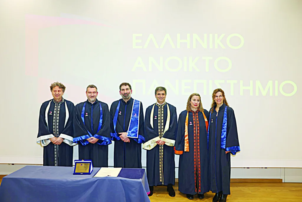 Επιτιμοποίηση του σκηνοθέτη-σεναριογράφου Γιάννη Οικονομίδη από το ΕΑΠ: Για το έργο και τη διεισδυτική ματιά του