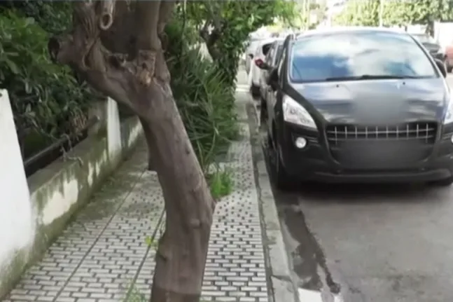 «Ρίχναμε πετσέτες για να σταματήσουμε την αιμορραγία της γυναίκας», μαρτυρία για την τραγωδία στην Ελευσίνα