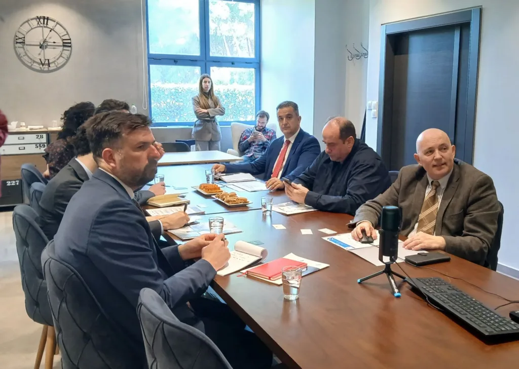 Πάτρα: Η Πρεσβεία των ΗΠΑ χαρτογραφεί ευκαιρίες - Επίσκεψη στο Επιστημονικό Πάρκο, πρόσκληση στην Κίμπερλι Γκίλφοϊλ να επισκεφθεί την πόλη