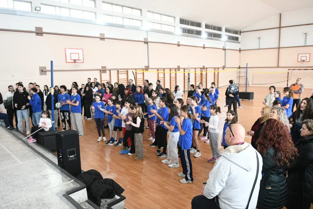 Ευχες και μηνύματα στην πίτα του Ερμή Πατρών