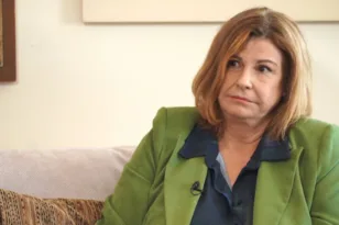 «Φέρεται σαν μωρό και ξεχνάει ακόμα και πού είναι η τουαλέτα», η Αλεξία Έβερτ περιέγραψε την περιπέτεια του συζύγου της, ΒΙΝΤΕΟ