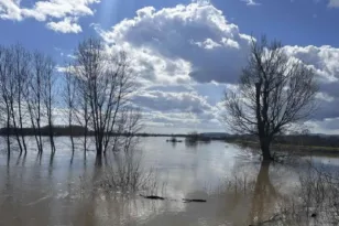 Έβρος: Στα όρια η κατάσταση με τις πλημμύρες – 150.000 στρέμματα κάτω από το νερό, φόβοι για ρήξη αναχωμάτων