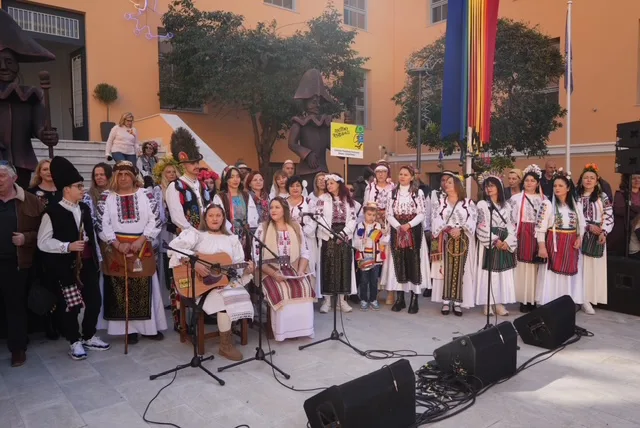 Πάτρα: Παραδοσιακά δρώμενα και καρναβαλικός παλμός στο κέντρο - Ξεχωριστές εικόνες από τη μεγάλη αποκριάτικη γιορτή ΦΩΤΟ