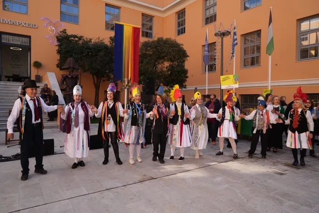 Πάτρα: Παραδοσιακά δρώμενα και καρναβαλικός παλμός στο κέντρο - Ξεχωριστές εικόνες από τη μεγάλη αποκριάτικη γιορτή ΦΩΤΟ