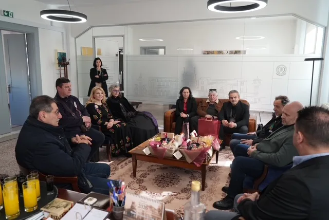 Πάτρα: Παραδοσιακά δρώμενα και καρναβαλικός παλμός στο κέντρο - Ξεχωριστές εικόνες από τη μεγάλη αποκριάτικη γιορτή ΦΩΤΟ