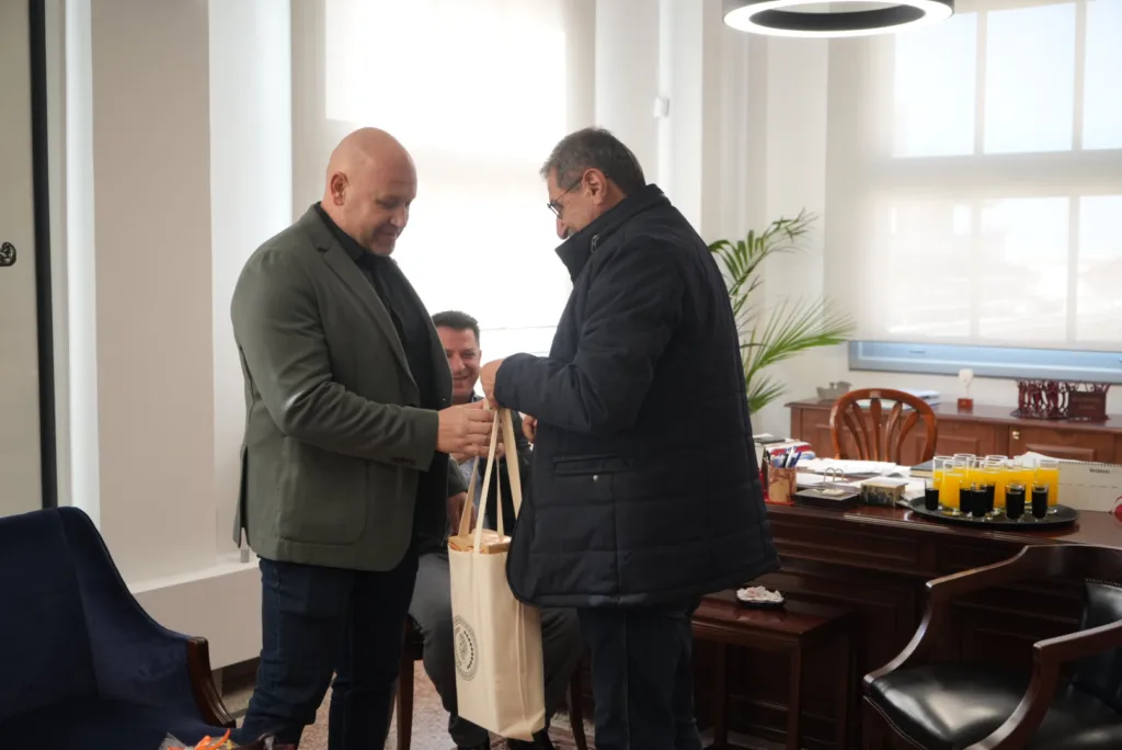 Πάτρα: Παραδοσιακά δρώμενα και καρναβαλικός παλμός στο κέντρο - Ξεχωριστές εικόνες από τη μεγάλη αποκριάτικη γιορτή ΦΩΤΟ