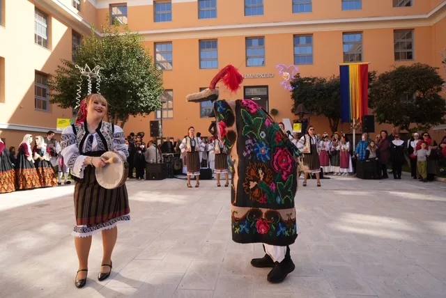 Πάτρα: Παραδοσιακά δρώμενα και καρναβαλικός παλμός στο κέντρο - Ξεχωριστές εικόνες από τη μεγάλη αποκριάτικη γιορτή ΦΩΤΟ