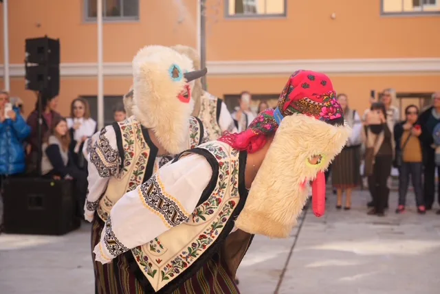 Πάτρα: Παραδοσιακά δρώμενα και καρναβαλικός παλμός στο κέντρο - Ξεχωριστές εικόνες από τη μεγάλη αποκριάτικη γιορτή ΦΩΤΟ