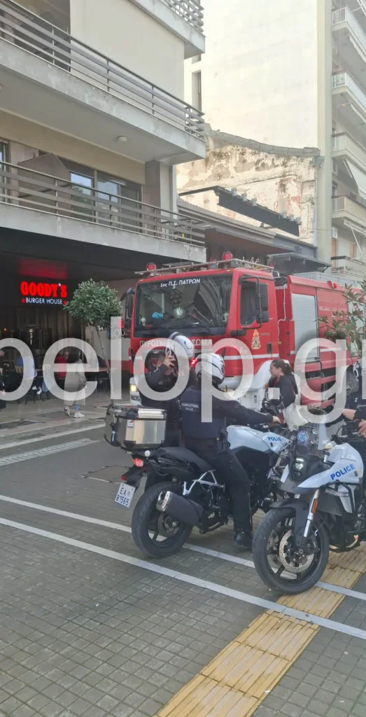 Συναγερμός στην πλατεία Όλγας: Φωτιά στα Goody’s αναστάτωσε το κέντρο της Πάτρας ΦΩΤΟ-ΒΙΝΤΕΟ