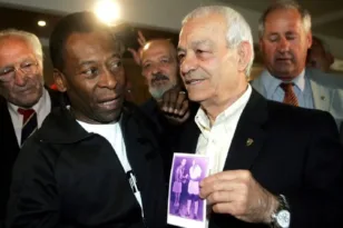 Πέθανε ο Σωτήρης Γκαβέζος – Θλίψη στον Ολυμπιακό για τον παλαίμαχο άσο της «θρυλικής» ομάδας