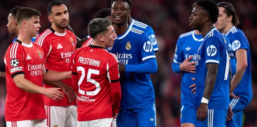 Γιατί η FIFA εξετάζει το ενδεχόμενο κυρώσεων για παίκτες που καλύπτουν το στόμα τους όταν συνομιλούν;