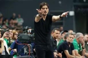 Δημ. Γιαννακόπουλος σε Αταμάν και παίκτες: Παραιτηθείτε, ξεφτιλισμένοι…