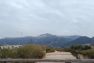 Πάτρα: «Φούσκωσε» ο ποταμός Γλαύκος, σε επιφυλακή η Περιφέρεια