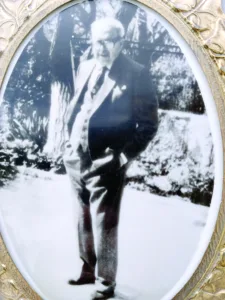 Η σιωπηλή ιστορία των δύο αδελφών της Εγλυκάδας: Μαζί στη ζωή, μαζί και στο τέλος - Η άγνωστη περιπέτεια που τις απομονωσε κοινωνικά