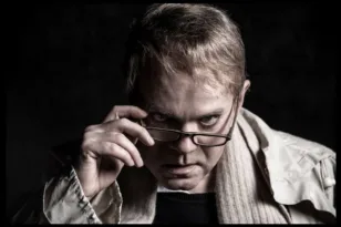 «Η Γέννηση ενός Φασίστα» στο Θέατρο Επίκεντρο+: Το έργο του Νίκου Κούνδουρου έρχεται στην Πάτρα στις 14 Φεβρουαρίου