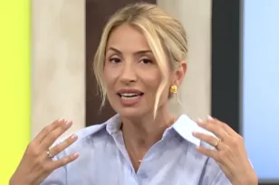 «Νευρίασα με το κόψιμο της Ελένης Τσολάκη. Η Κατερίνα Καραβάτου είναι μια ιδιαίτερη παρουσιάστρια», ατάκες που θα συζητηθούν από τη Μαρία Ηλιάκη