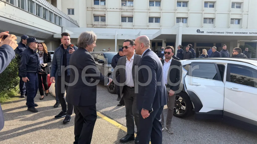 Στην Πάτρα ο Άδωνις Γεωργιάδης: Περιοδεία σε νοσοκομεία και κομματική εκδήλωση - Τον περίμεναν υγειονομικοί με διαμαρτυρία