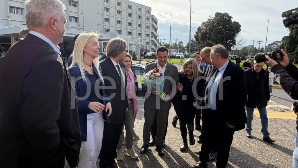 Στην Πάτρα ο Άδωνις Γεωργιάδης: Περιοδεία σε νοσοκομεία και κομματική εκδήλωση - Τον περίμεναν υγειονομικοί με διαμαρτυρία