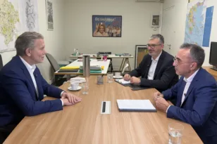 Παύλος Γερουλάνος στην «Π»: «Κακή για το ΠΑΣΟΚ και την κοινωνία η συνεργασία με ΝΔ» ΒΙΝΤΕΟ