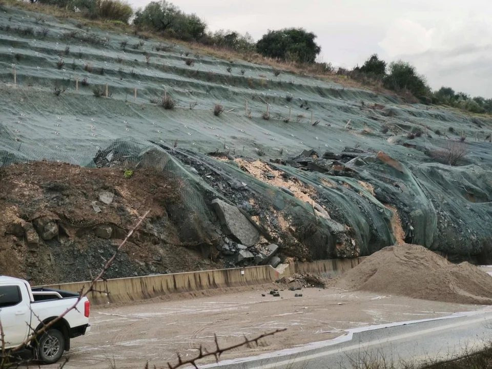Ιόνια Οδός: Σε εξέλιξη έργα παράκαμψης μετά την κατολίσθηση στη Συκούλα - Αβέβαιο το χρονοδιάγραμμα αποκατάστασης ΦΩΤΟ-ΒΙΝΤΕΟ