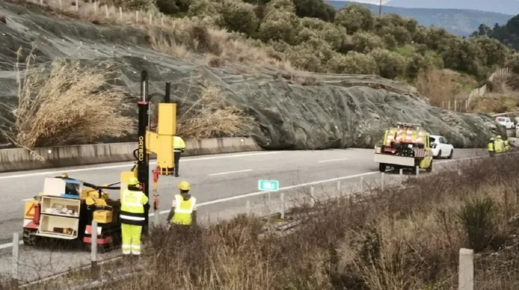 Λέκκας για την κατολίσθηση στην Ιονία Οδό: «Το φαινόμενο θα συνεχιστεί - Η πλήρης αποκατάσταση θα αργήσει»