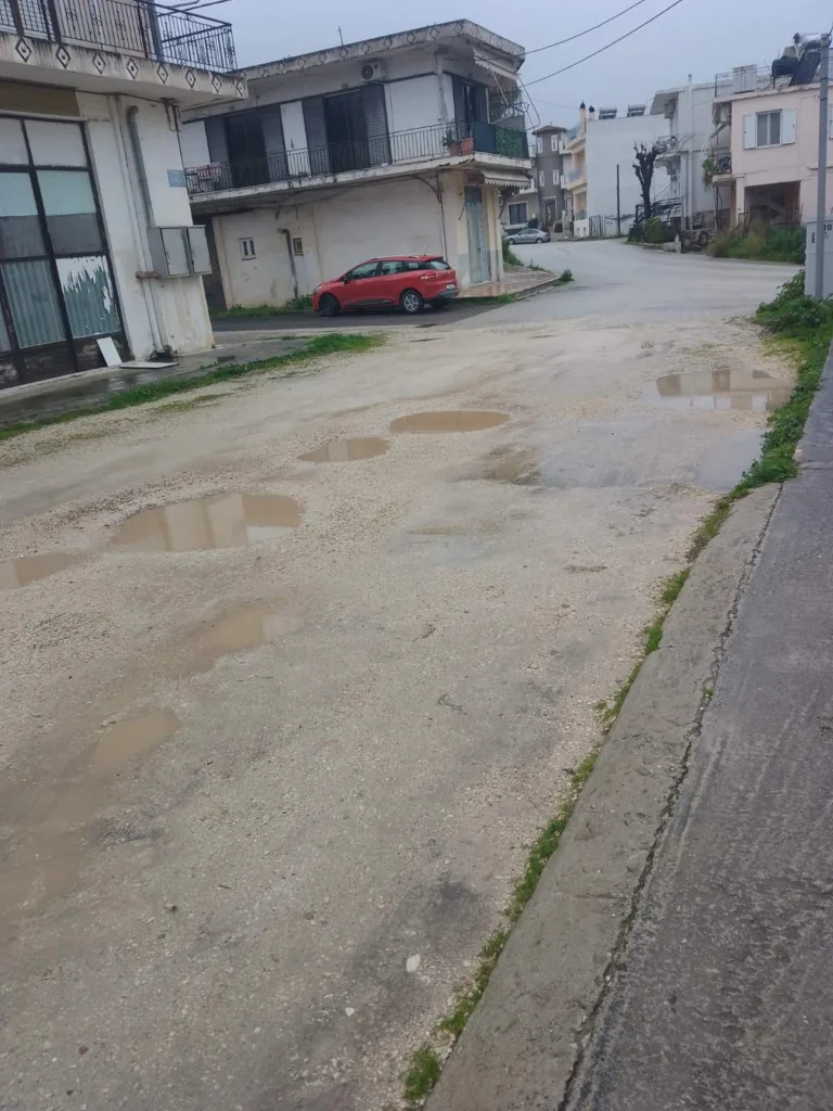 Πάτρα: Καταγγελία για την οδό Ιτεών - «Ο δρόμος πλημμυρίζει εδώ και μήνες»