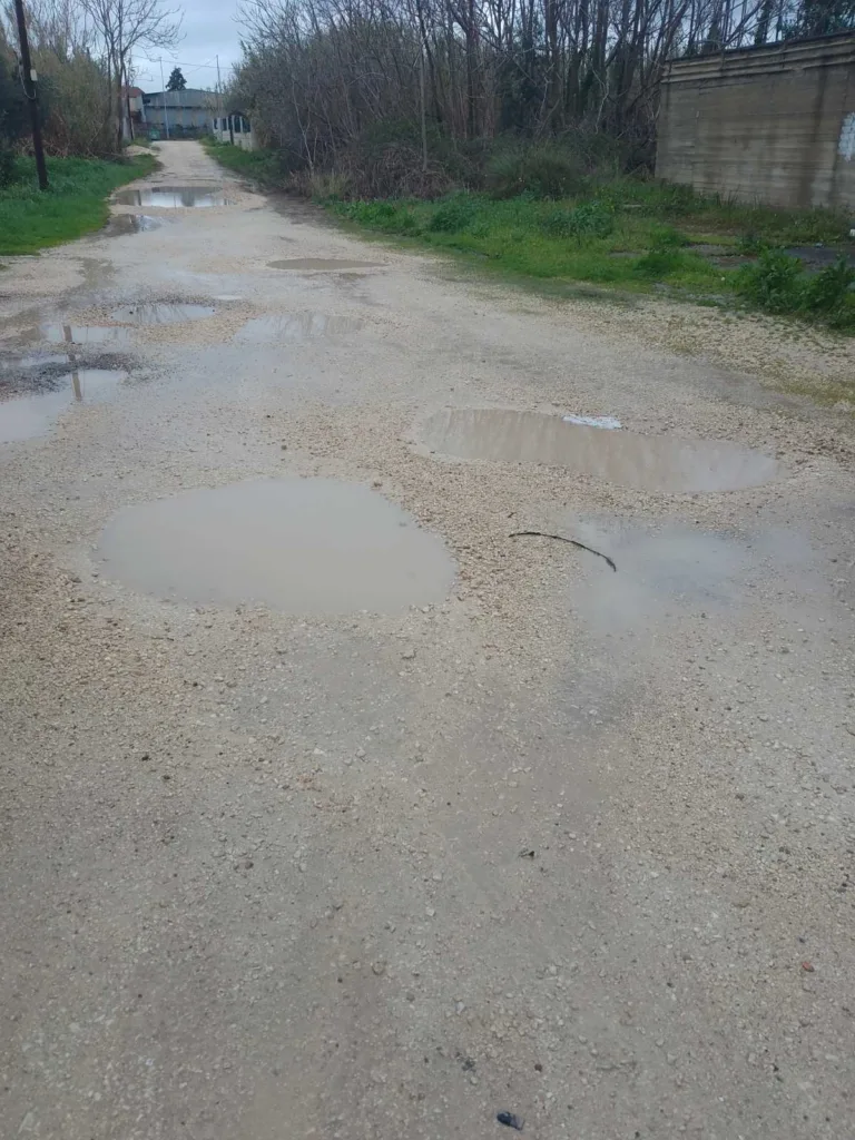 Πάτρα: Καταγγελία για την οδό Ιτεών - «Ο δρόμος πλημμυρίζει εδώ και μήνες»