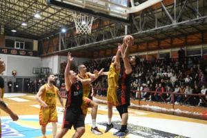 Η Παναχαϊκή θριαμβεύτρια στο ντέρμπι με Αχαγιά ΄82 - Φωτογραφίες/δηλώσεις