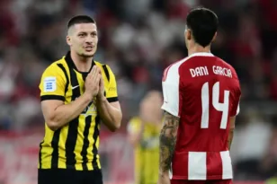 Αθλητικές μεταδόσεις: Ξεχωρίζει το ΑΕΚ – Ολυμπιακός για τη Super League – Ολοι οι αγώνες