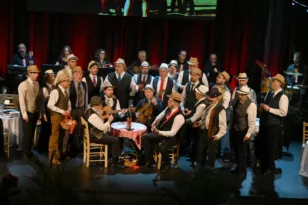 Μουσικό ταξίδι με άρωμα Πατρινού Καρναβαλιού: Επιτυχία για την παράσταση της «Πολυφωνικής» στο ROYAL