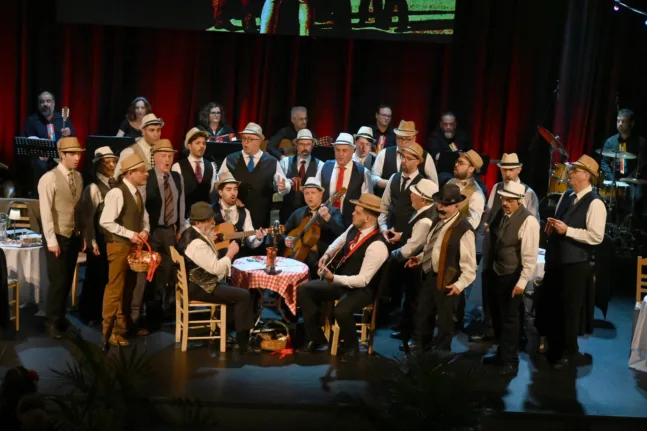 Μουσικό ταξίδι με άρωμα Πατρινού Καρναβαλιού: Επιτυχία για την παράσταση της «Πολυφωνικής» στο ROYAL