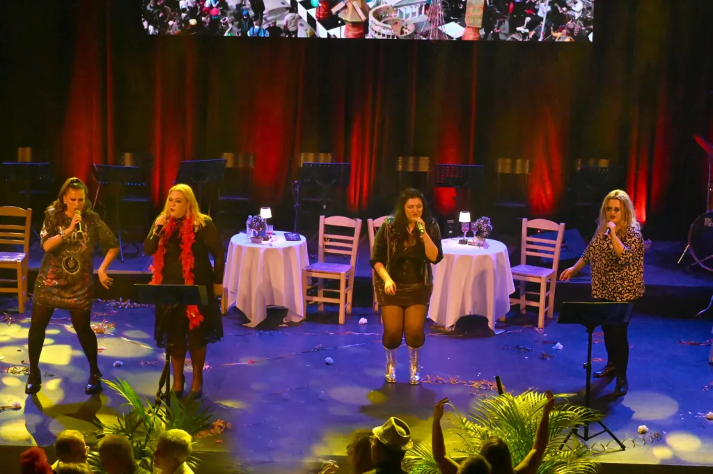 Μουσικό ταξίδι με άρωμα Πατρινού Καρναβαλιού: Επιτυχία για την παράσταση της «Πολυφωνικής» στο ROYAL