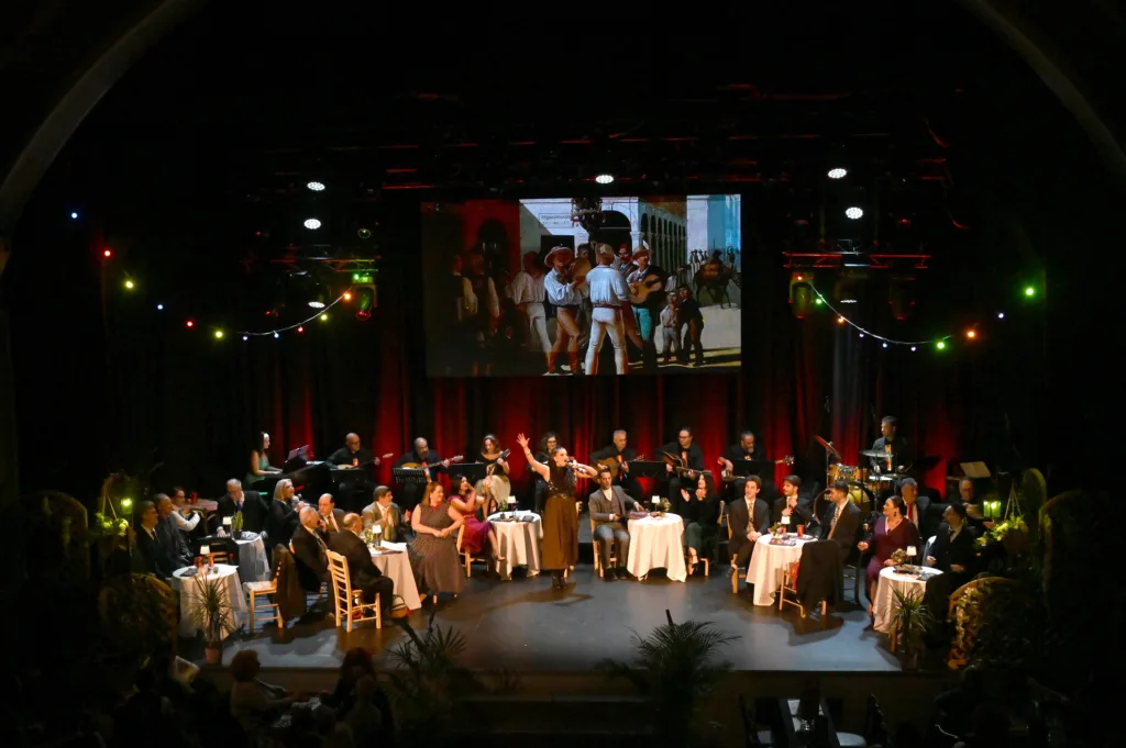 Μουσικό ταξίδι με άρωμα Πατρινού Καρναβαλιού: Επιτυχία για την παράσταση της «Πολυφωνικής» στο ROYAL