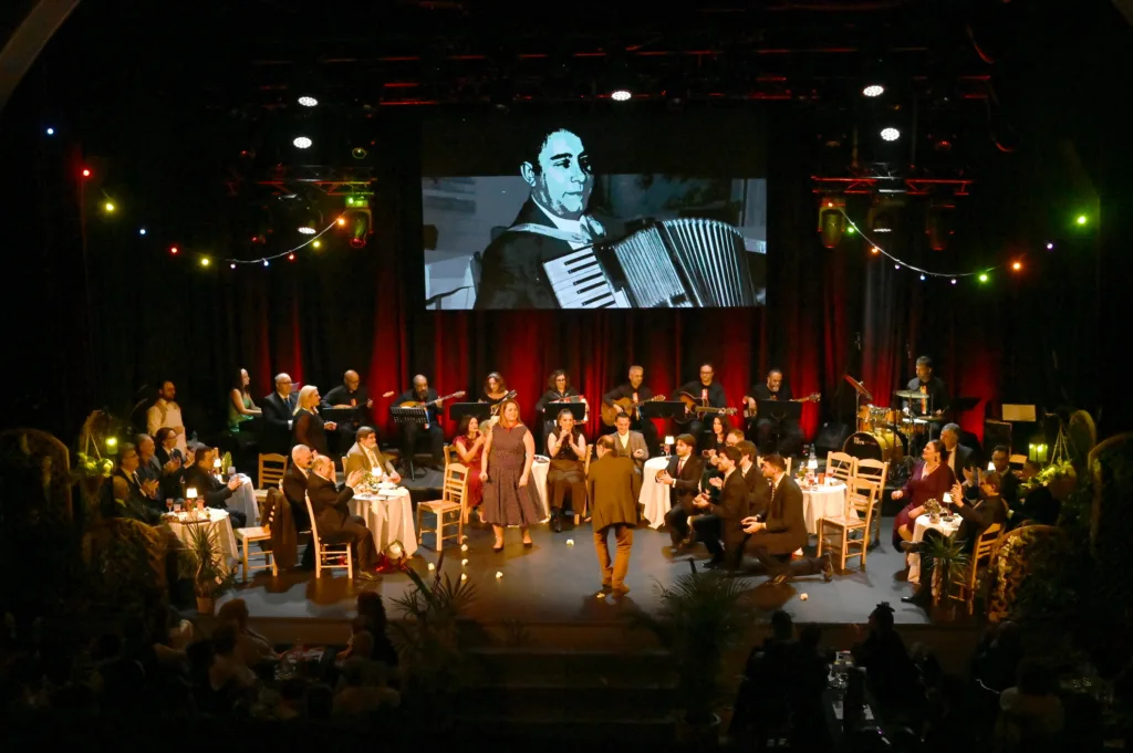 Μουσικό ταξίδι με άρωμα Πατρινού Καρναβαλιού: Επιτυχία για την παράσταση της «Πολυφωνικής» στο ROYAL