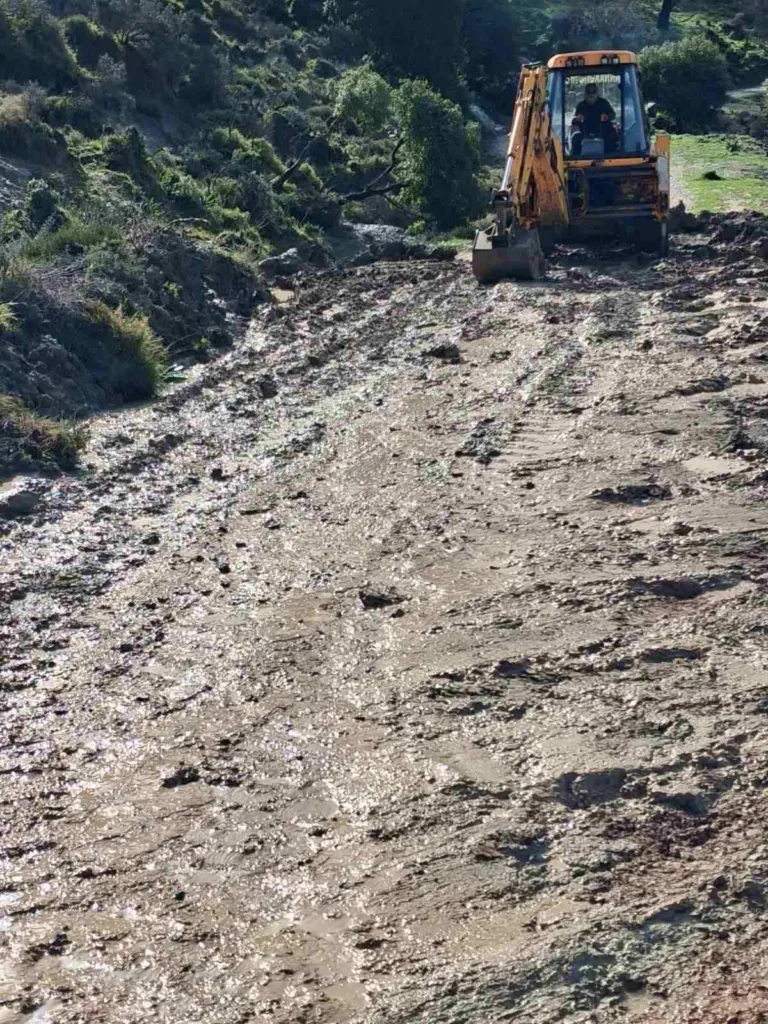 Ερύμανθος: Ανυπολόγιστες οι ζημιές από τα έντονα καιρικά φαινόμενα - Τι λέει ο Μπαρής ΦΩΤΟ