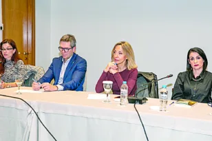 Πάτρα: Παρουσιάστηκαν οι «5 Ημέρες» του Φοίβου Καρακίτσου – Η ελευθερία και ο δρόμος της αγάπης ΦΩΤΟ