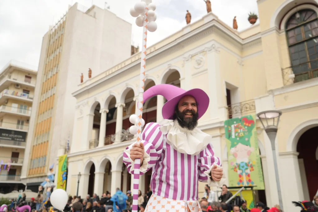 Πάτρα: Ο καιρός δεν πτόησε τους μικρούς καρναβαλιστές - ΔΕΙΤΕ ΞΑΝΑ ΤΗΝ ΠΑΡΕΛΑΣΗ