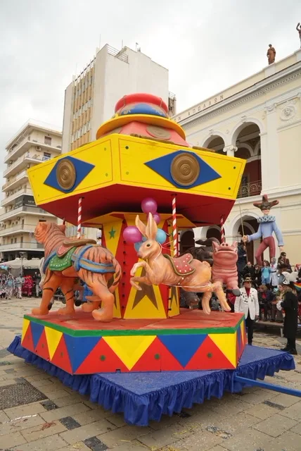 Πάτρα: Ο καιρός δεν πτόησε τους μικρούς καρναβαλιστές - ΔΕΙΤΕ ΞΑΝΑ ΤΗΝ ΠΑΡΕΛΑΣΗ