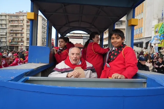 Πάτρα: Ο καιρός δεν πτόησε τους μικρούς καρναβαλιστές - ΔΕΙΤΕ ΞΑΝΑ ΤΗΝ ΠΑΡΕΛΑΣΗ