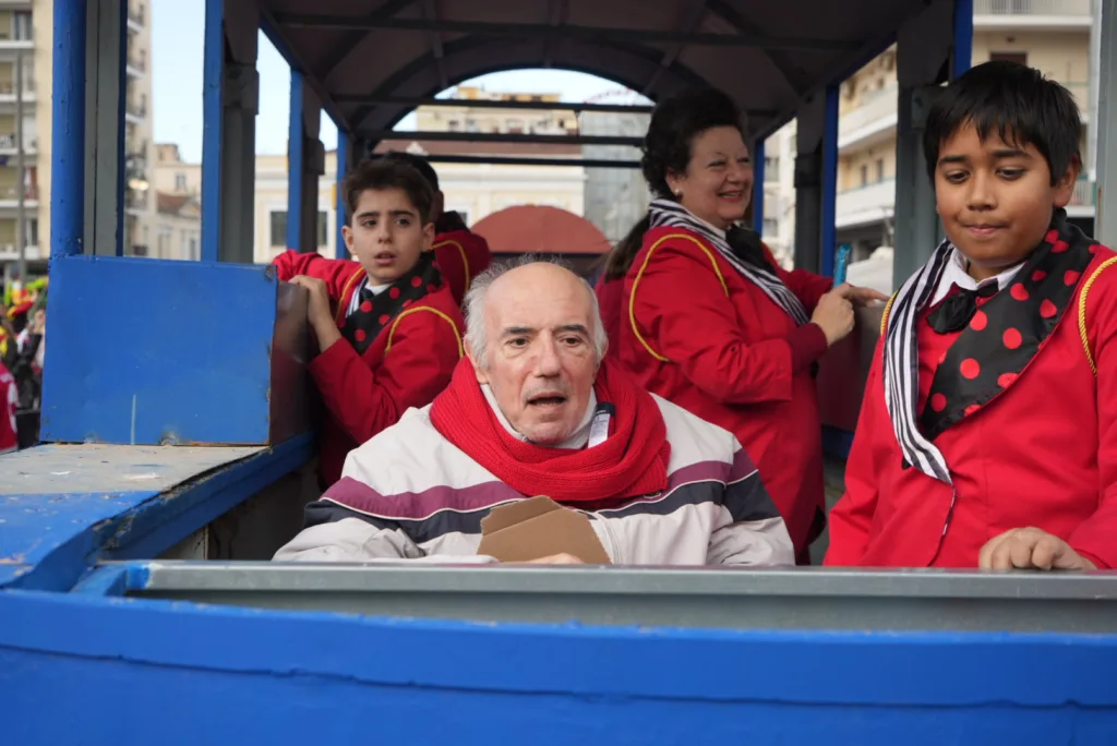 Πάτρα: Ο καιρός δεν πτόησε τους μικρούς καρναβαλιστές - ΔΕΙΤΕ ΞΑΝΑ ΤΗΝ ΠΑΡΕΛΑΣΗ