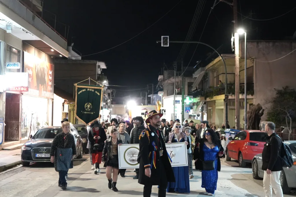 Καρναβαλοπαντρέματα στο Νότιο Διαμέρισμα: Η γιορτή του Πατρινού Καρναβαλιού βγήκε στις γειτονιές ΦΩΤΟ