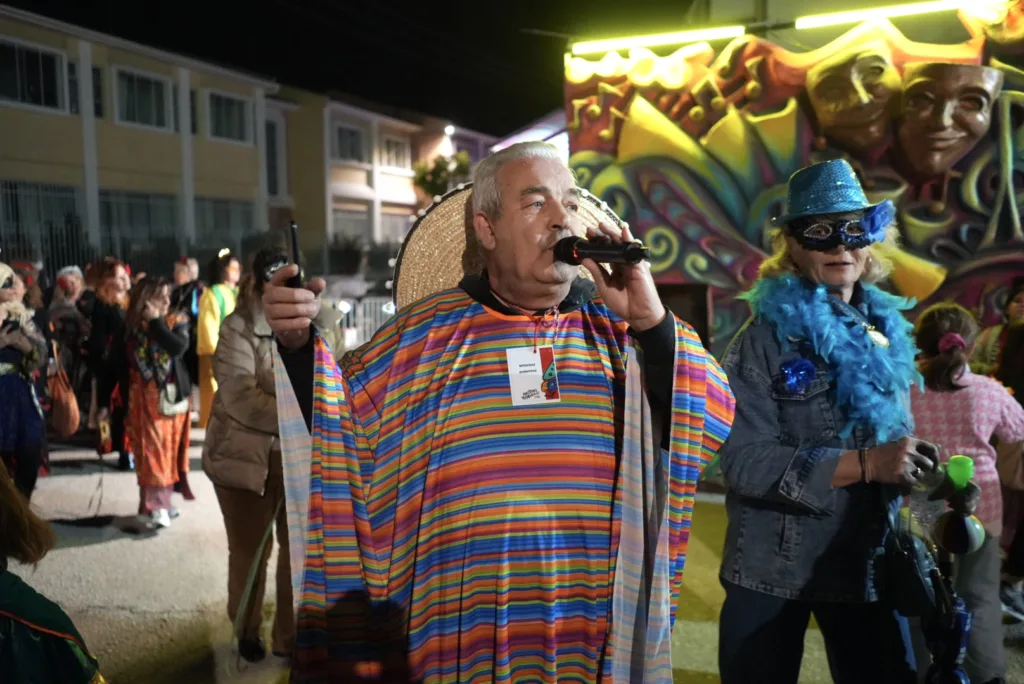 Καρναβαλοπαντρέματα στο Νότιο Διαμέρισμα: Η γιορτή του Πατρινού Καρναβαλιού βγήκε στις γειτονιές ΦΩΤΟ