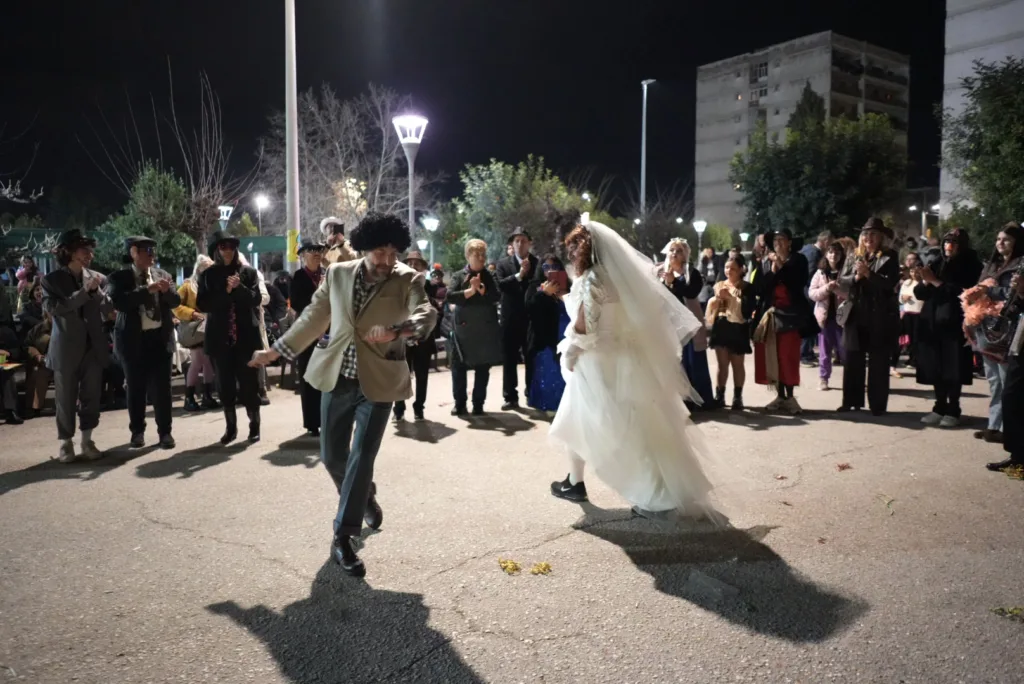 Καρναβαλοπαντρέματα στο Νότιο Διαμέρισμα: Η γιορτή του Πατρινού Καρναβαλιού βγήκε στις γειτονιές ΦΩΤΟ